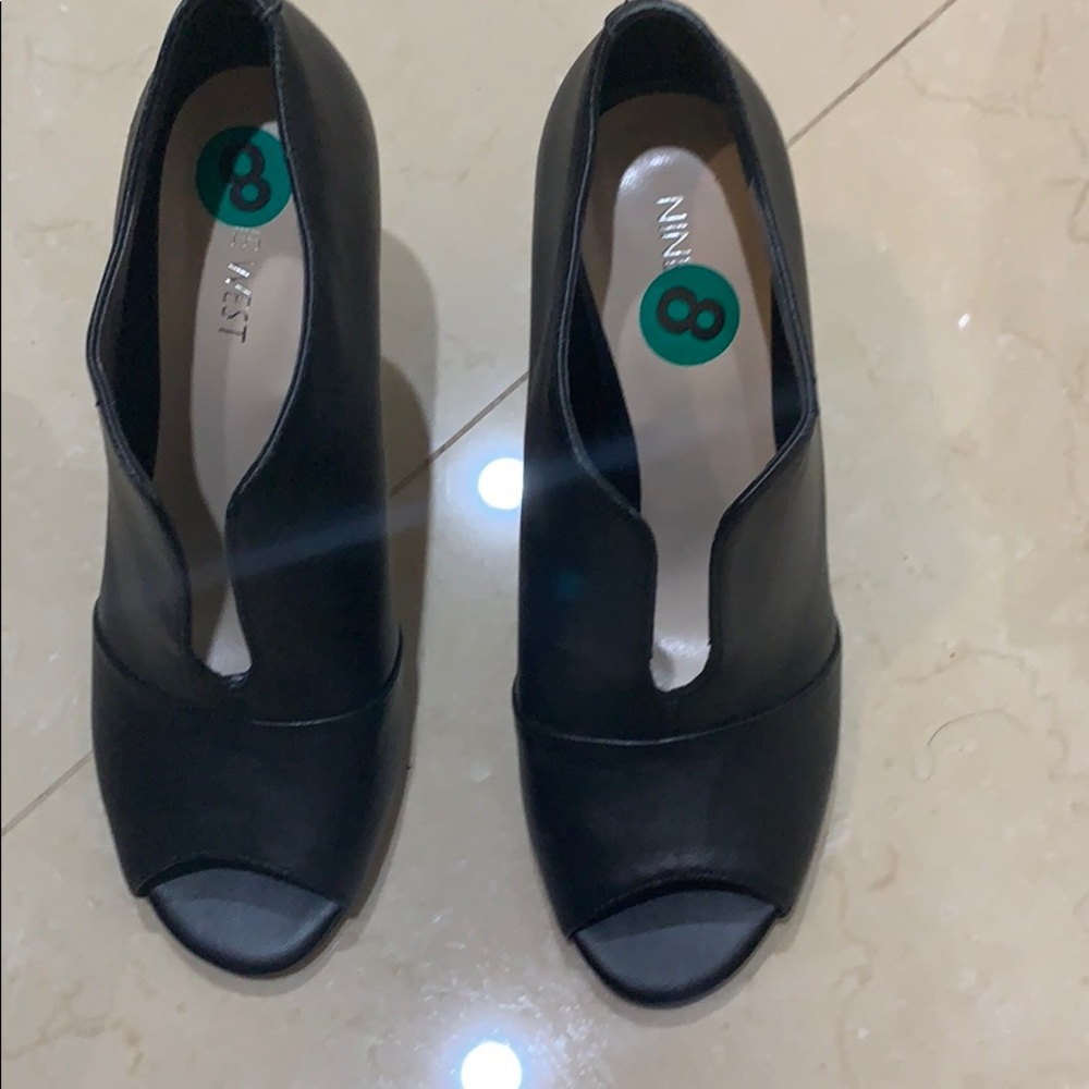 Black Nine West booties size 8, Brand New